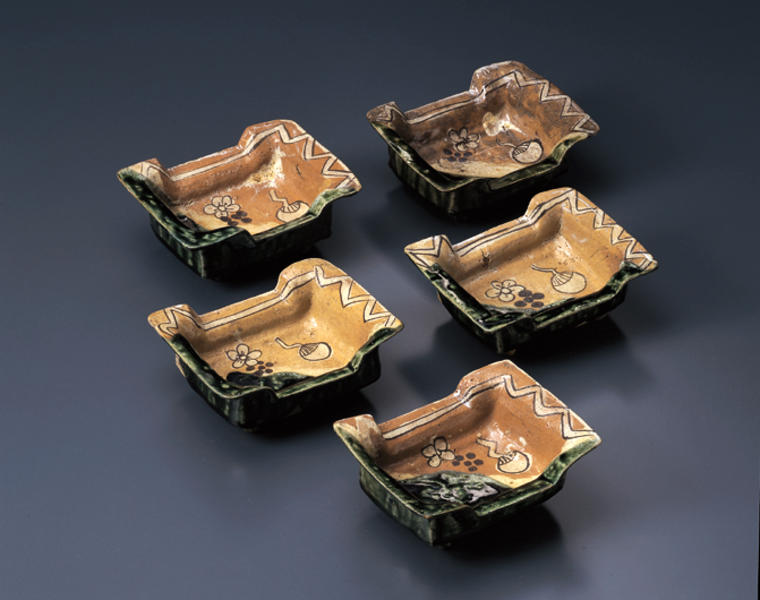 向付は、懐石料理(茶懐石)において用いられる器の一つ 茶道具買取ブログ